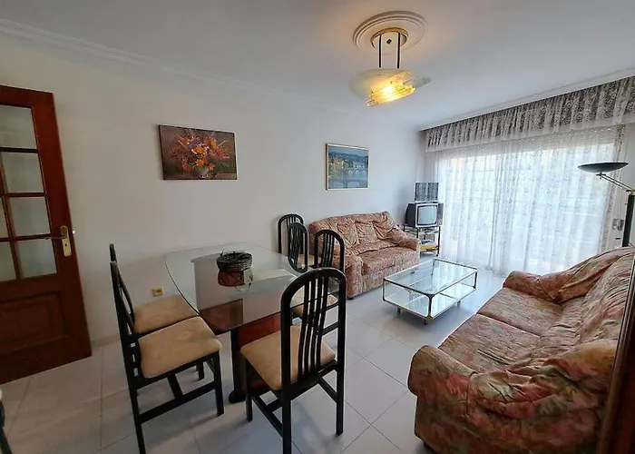 アパート Isla サンシェンショ